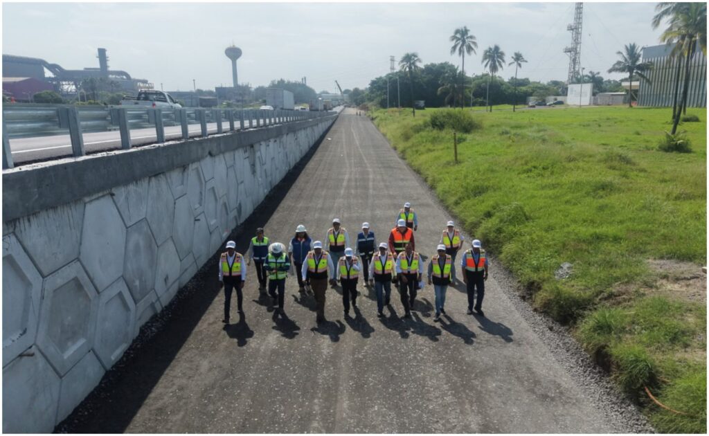 Supervisa-subsecretario-de-Infraestructura-avances-de-obras-carreteras-en-Veracruz-IV-scaled